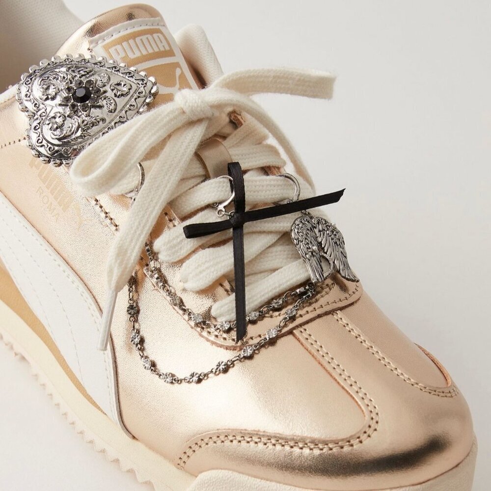NWT Free People Shoe Charm & Pin Pack in Silver Heart - Picture 2 of 3